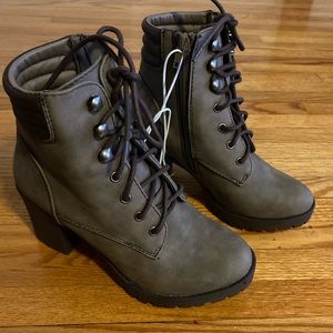 Report combat booties size 5.5 womens